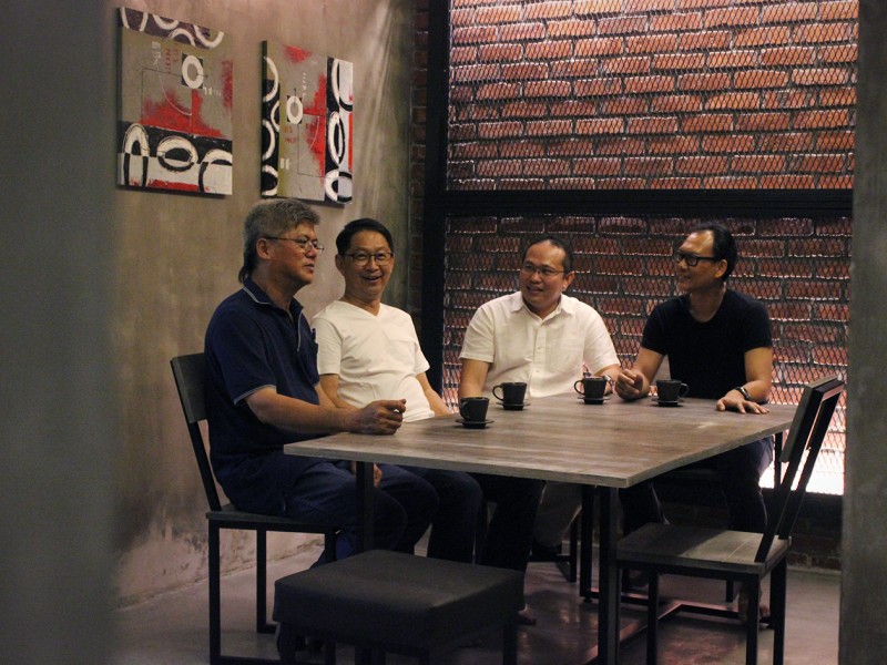 Team-1_LR-800x600 Team-1_LR-800x600