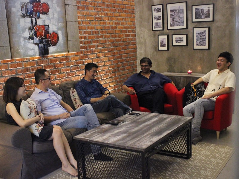 Team-2_LR-800x600 Team-2_LR-800x600